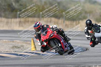 media/Dec-01-2025-Moto Forza (Mon) [[2daa91e15f]]/1-Advanced Group/Session 3 (Turn 3)/